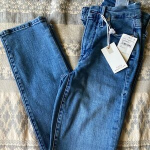 Good American Women's Classic Blue Straight Leg Jeans